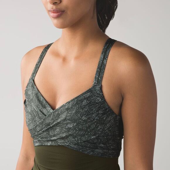 LULULEMON Wrap It Up Workout Tank Gator Green 6 - Picture 2 of 10